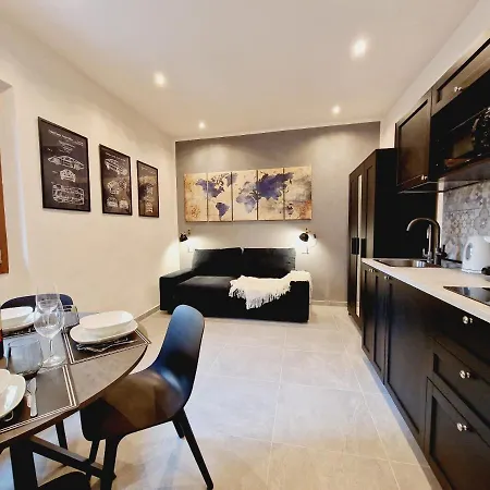 Monna Dina In Florens