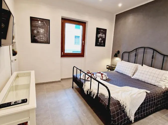 Monna Dina In * Firenze